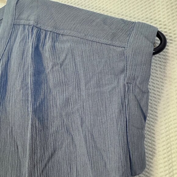 Orvis Womens Blue Button-Down Blouse With V-Neck & Short Sleeves Size Medium - Picture 2 of 7